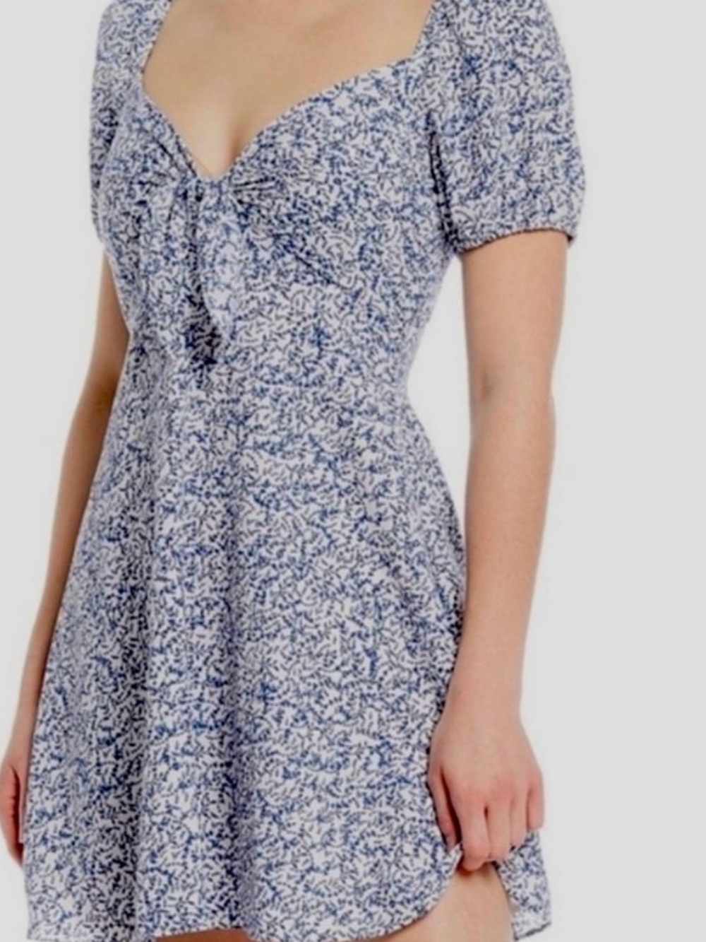 Gianni Bini Blue and White Floral Tie-Front Mini Dress